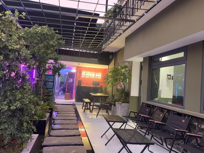 KG NGOÀI